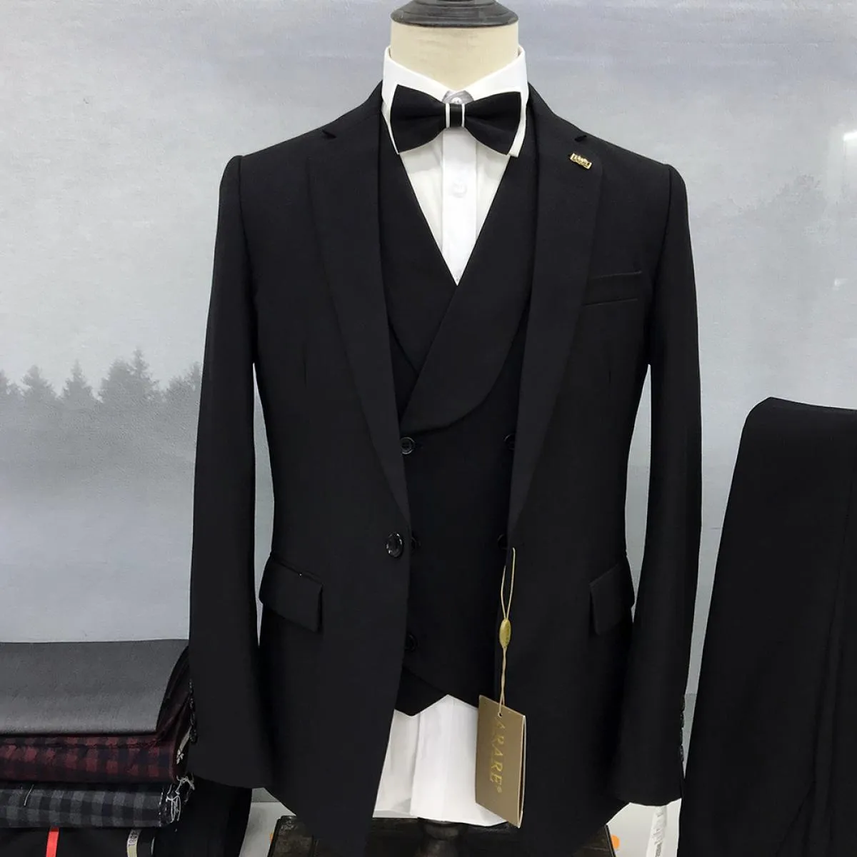 2023 Abito da uomo di lusso blu navy Blcak cappotto in tre pezzi pantaloni gilet con risvolto risvolto primavera slim fit giacca