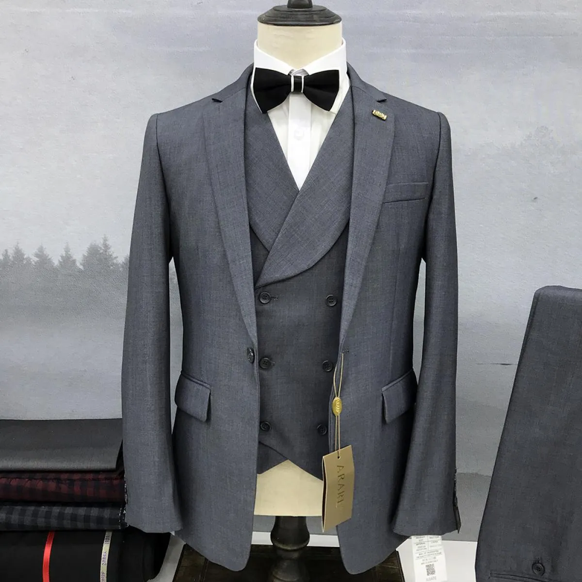 2023 Abito da uomo di lusso blu navy Blcak cappotto in tre pezzi pantaloni gilet con risvolto risvolto primavera slim fit giacca