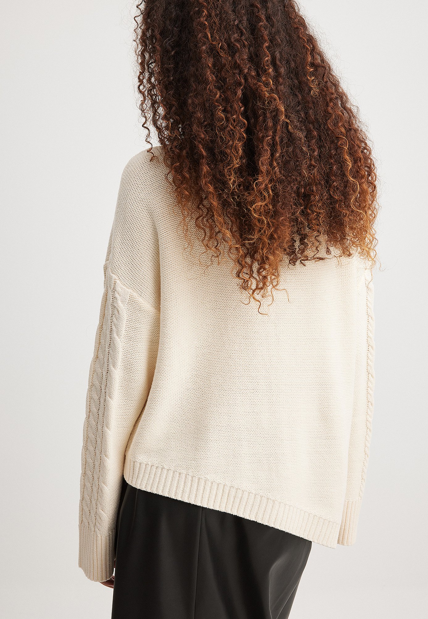 ASYMMETRISCHER  - Maglione