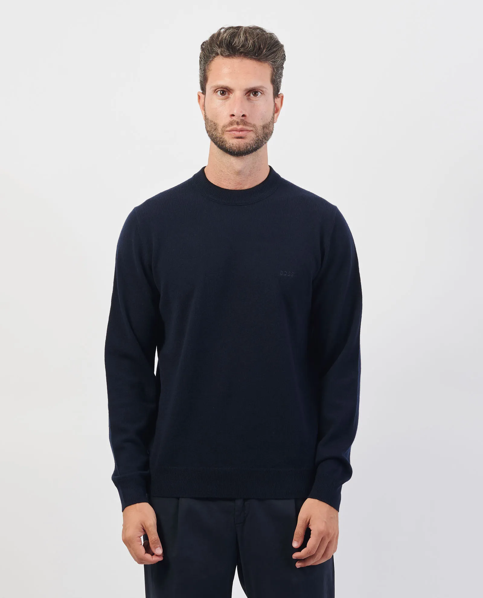 BOSS      Maglione Boss in lana vergine con logo