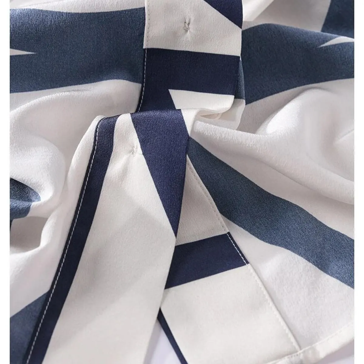 Camicia da donna a maniche lunghe allentata slim con colletto alla coreana a righe in colore a contrasto di seta imitazione