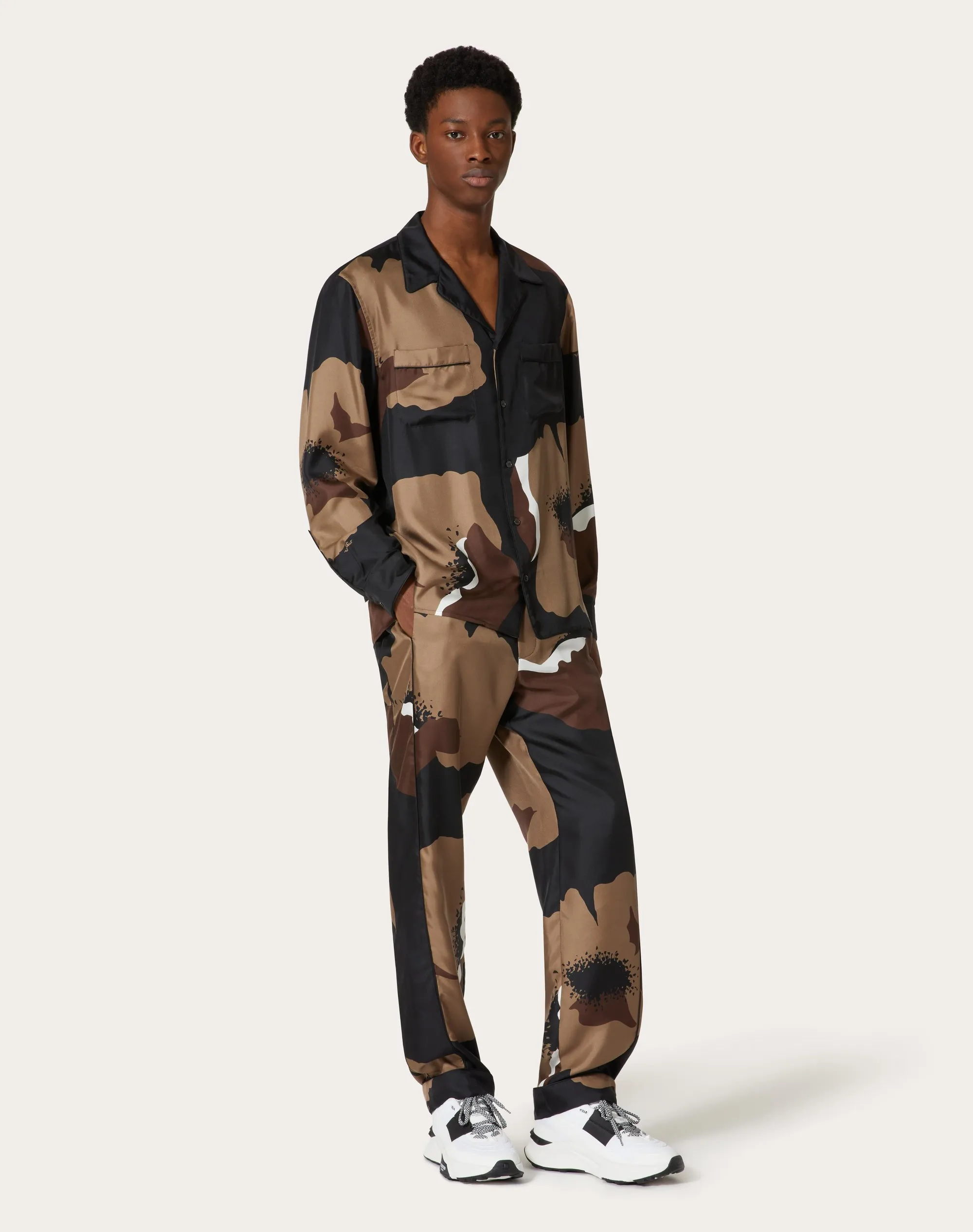 CAMICIA PIGIAMA IN TWILL DI SETA CON STAMPA VALENTINO FLOWER PORTRAIT