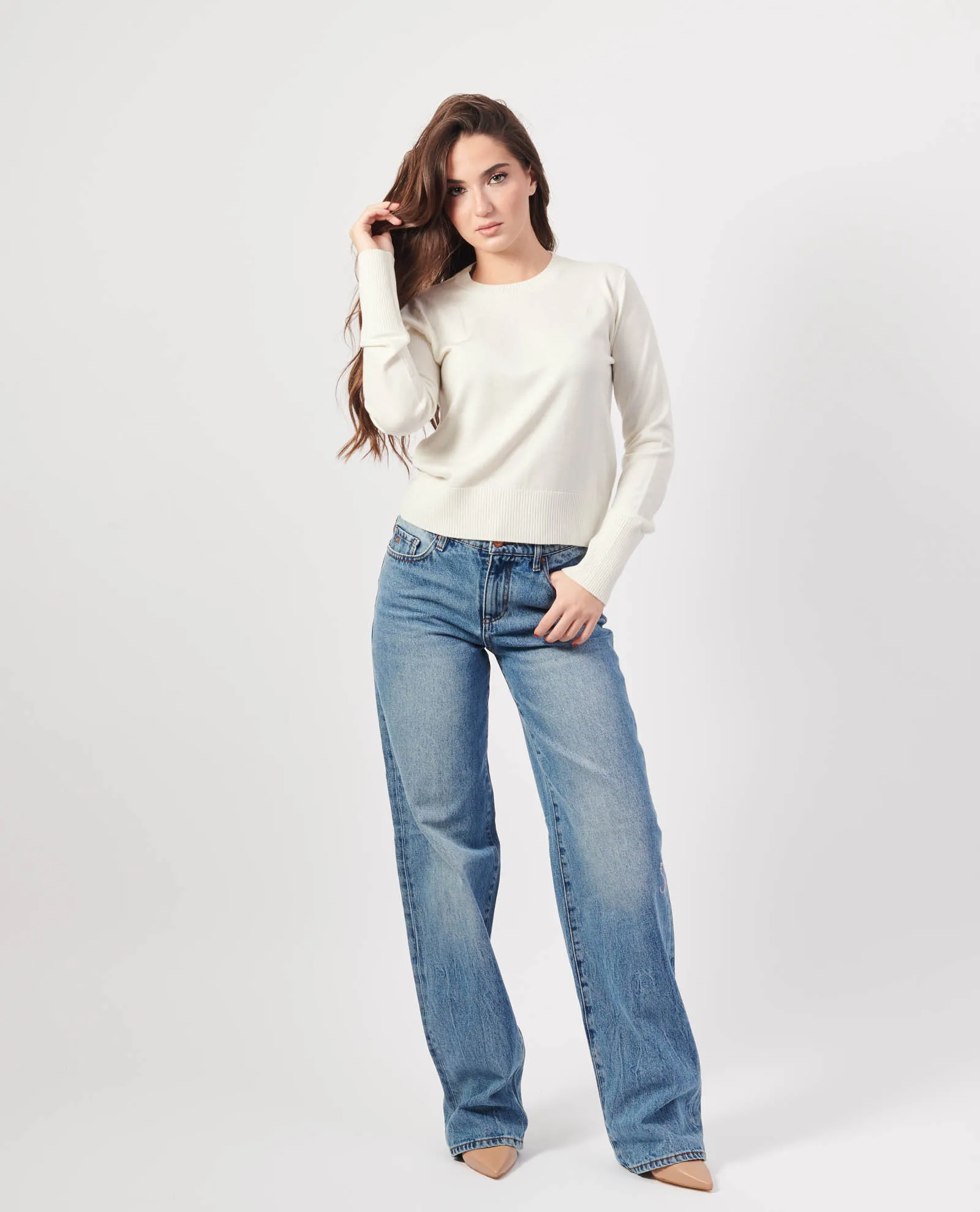 GUESS      Maglione girocollo Guess con logo ricamato