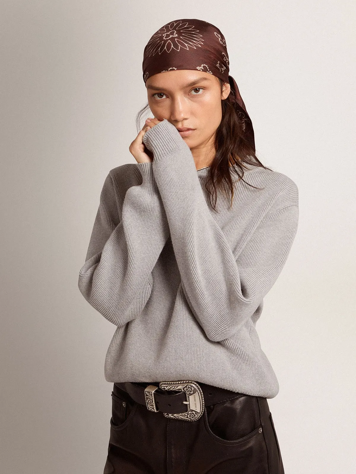 Maglione da donna girocollo in cotone grigio