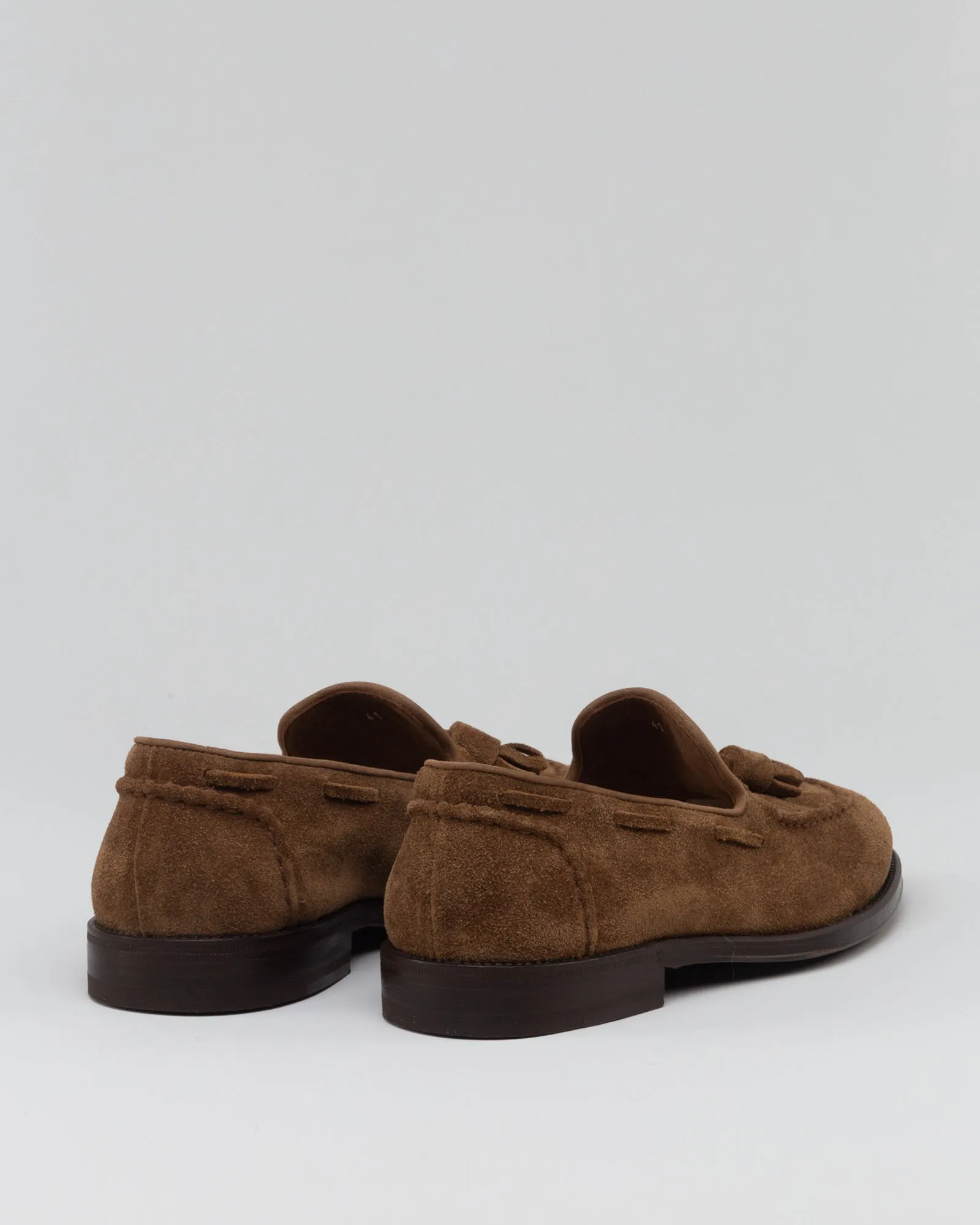 Mocassino in suede con nappine