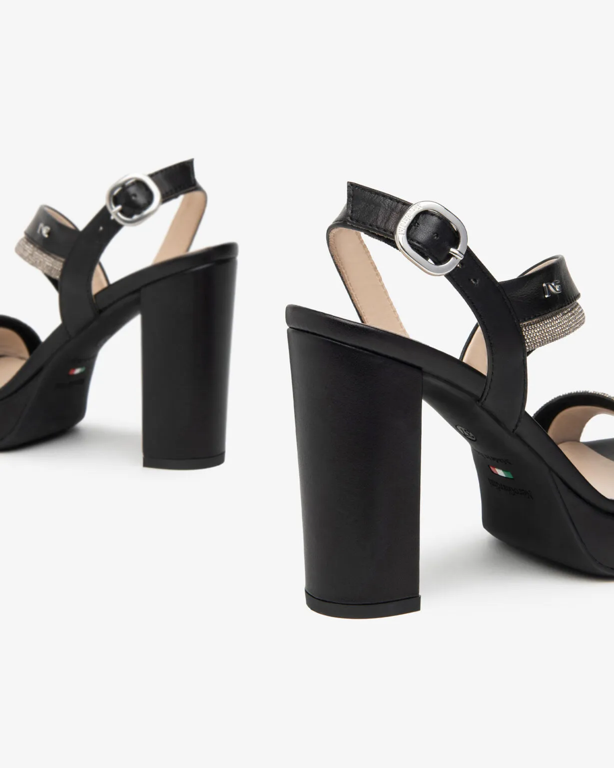 NeroGiardini Sandali donna in pelle-Variante 100|Colore Nero Art.E410220D