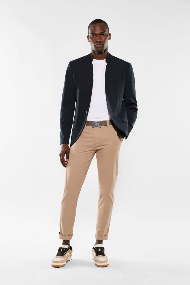 Pantaloni slim-fit con tasche verticali