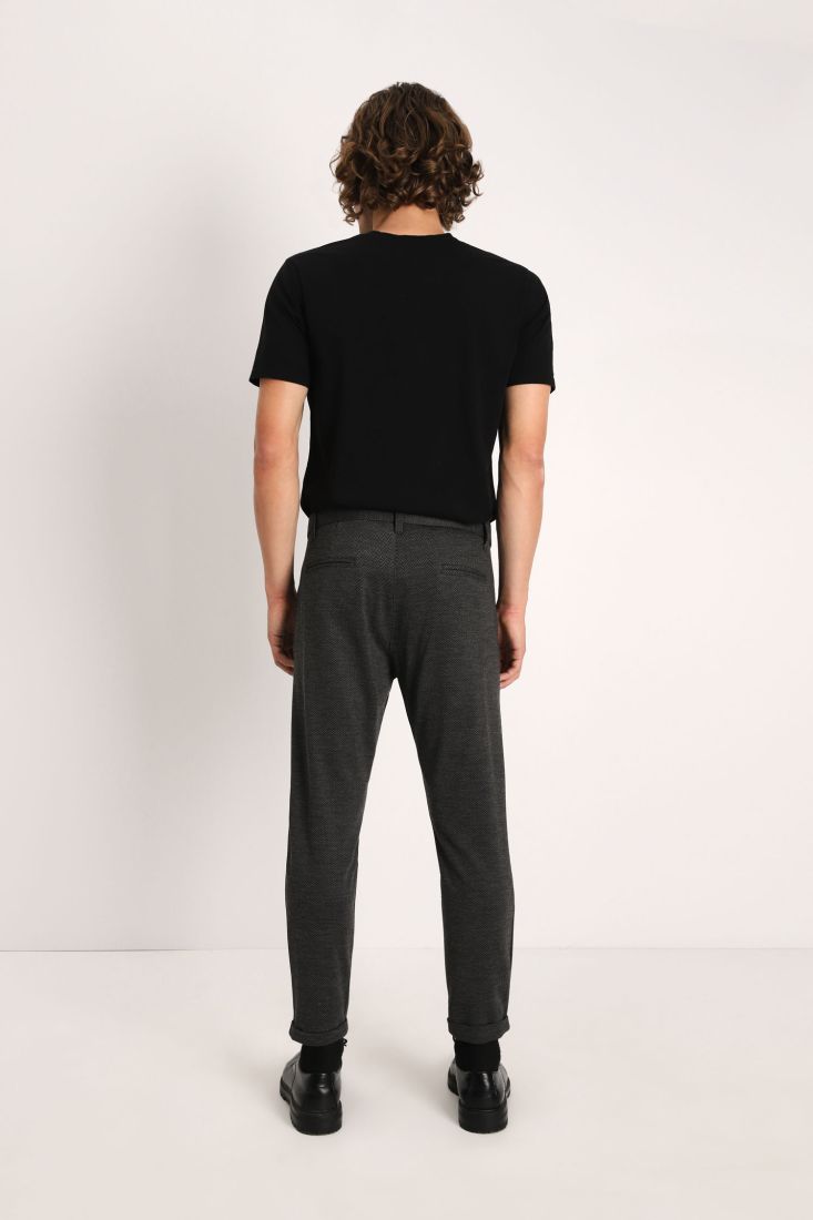 Pantaloni slim-fit cropped monocolour con tasche americane