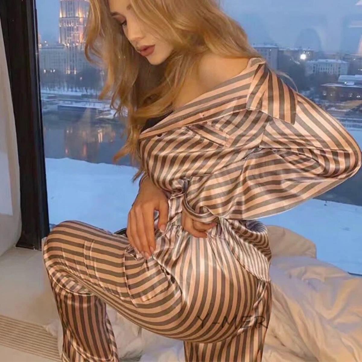 Pigiama 2 pezzi a righe rosa Set da notte da donna Camicia e pantaloni Pigiama in raso di seta Abbigliamento da salotto Abito da