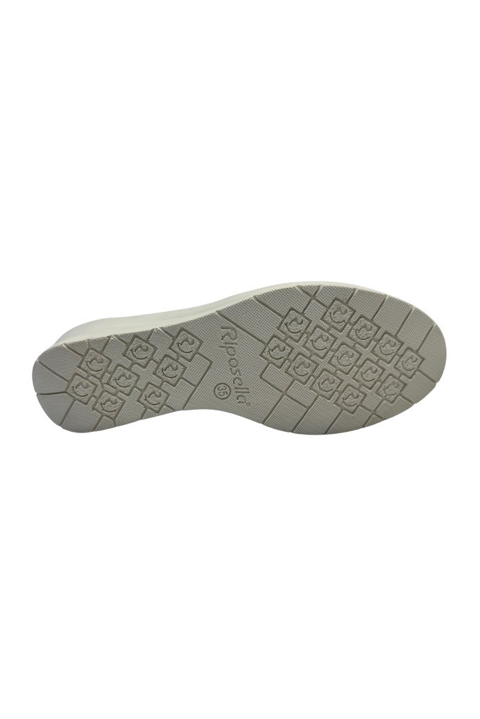 Riposella mocassino in pelle traforata Manuela wa02bx