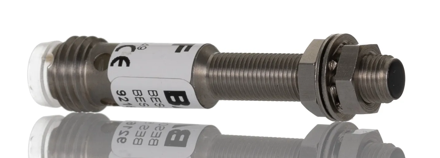 Sensore di prossimità Cilindro filettato BALLUFF, M5, rilevamento 1,5 mm, 10 → 30 V c.c.