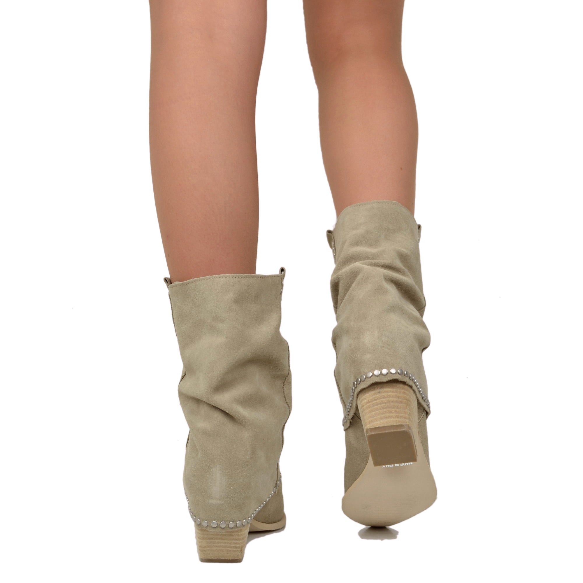 Stivaletti Texani Donna in Pelle Scamosciata Beige con Borchie