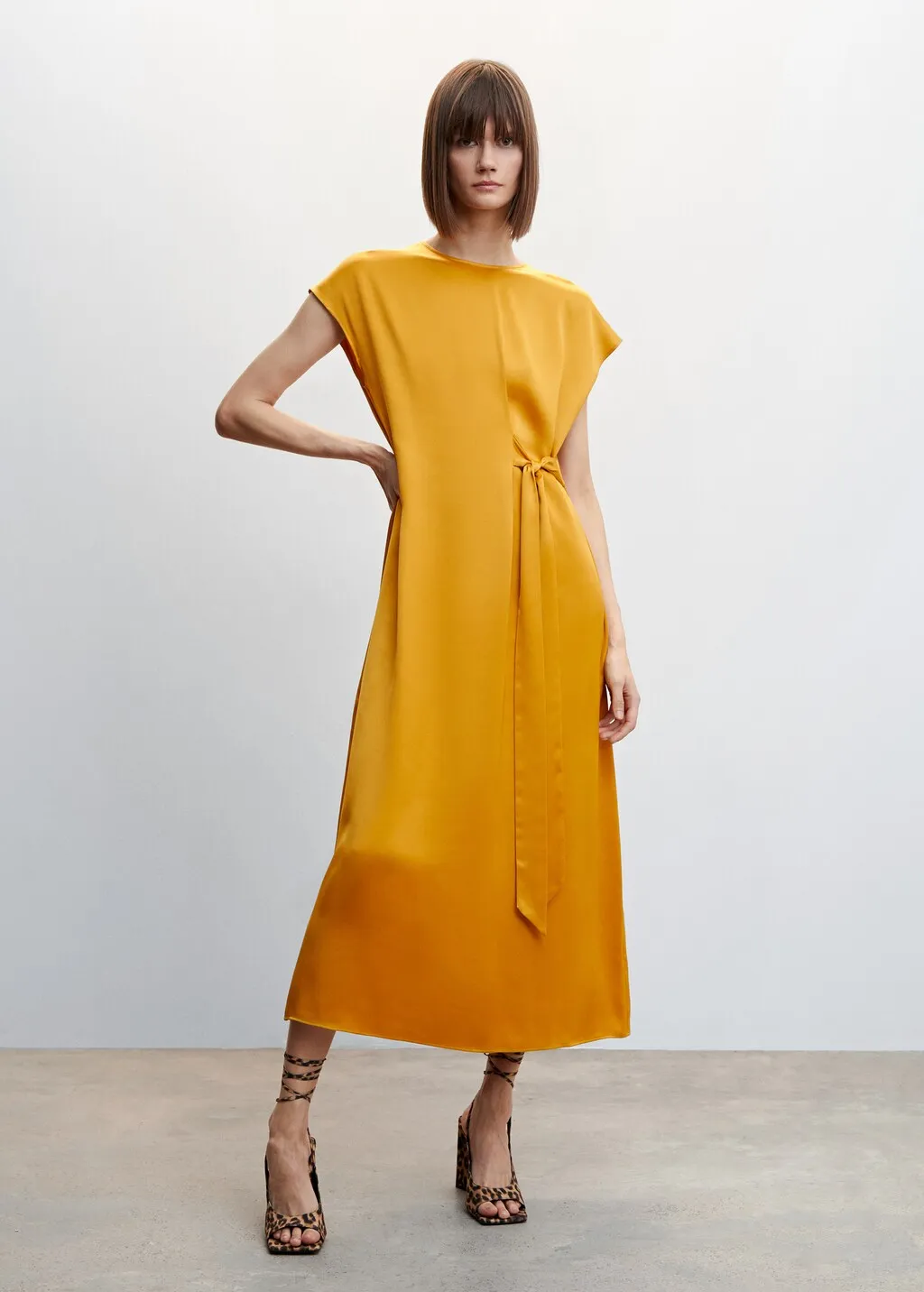 Vestito satinato nodo