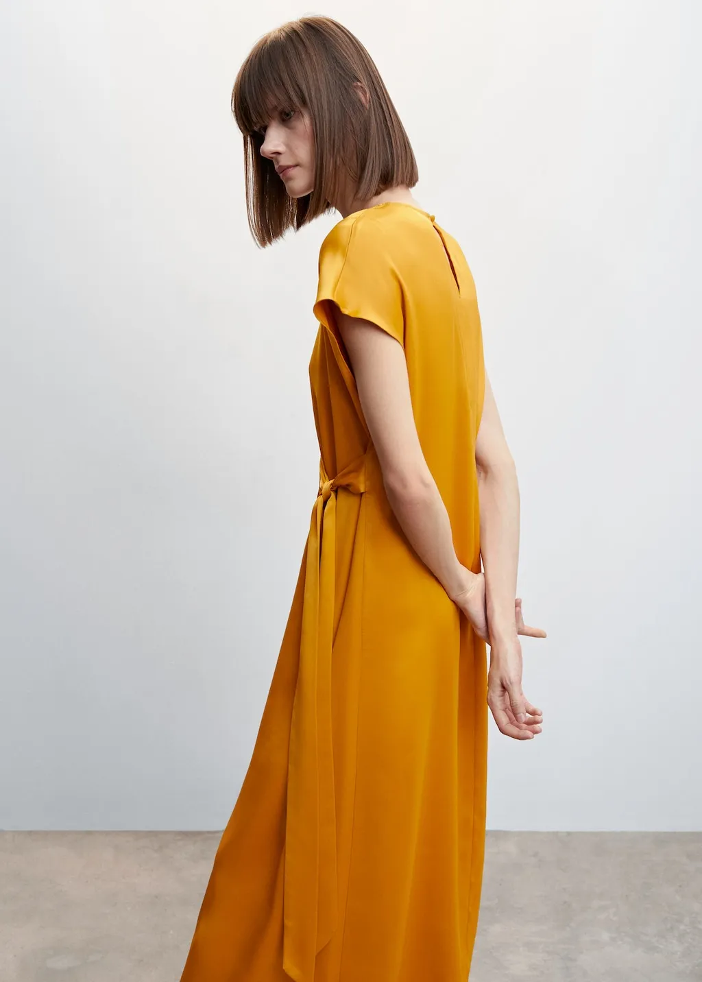 Vestito satinato nodo